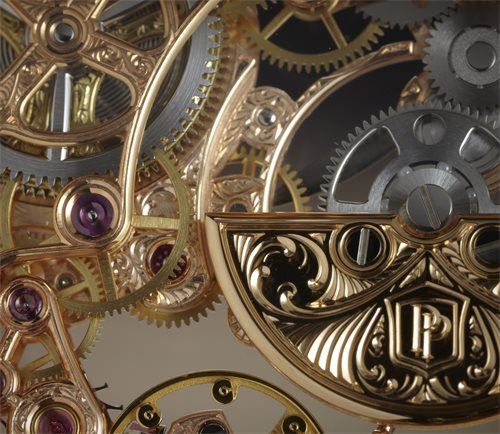 Skelettiertes Werk mit Handgravuren.